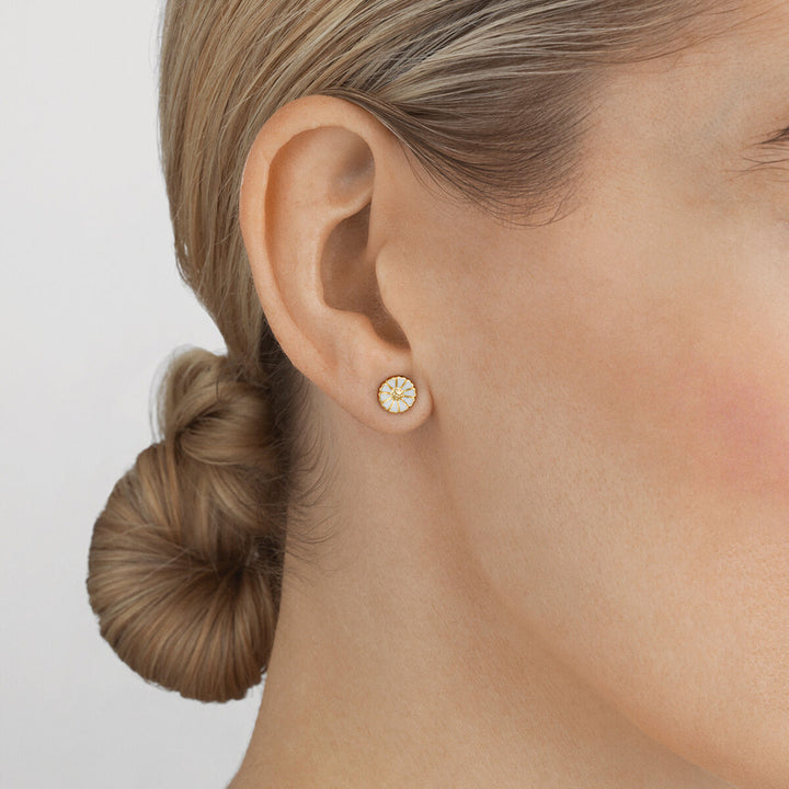 Daisy 7 mm. Gold Plated Earrings