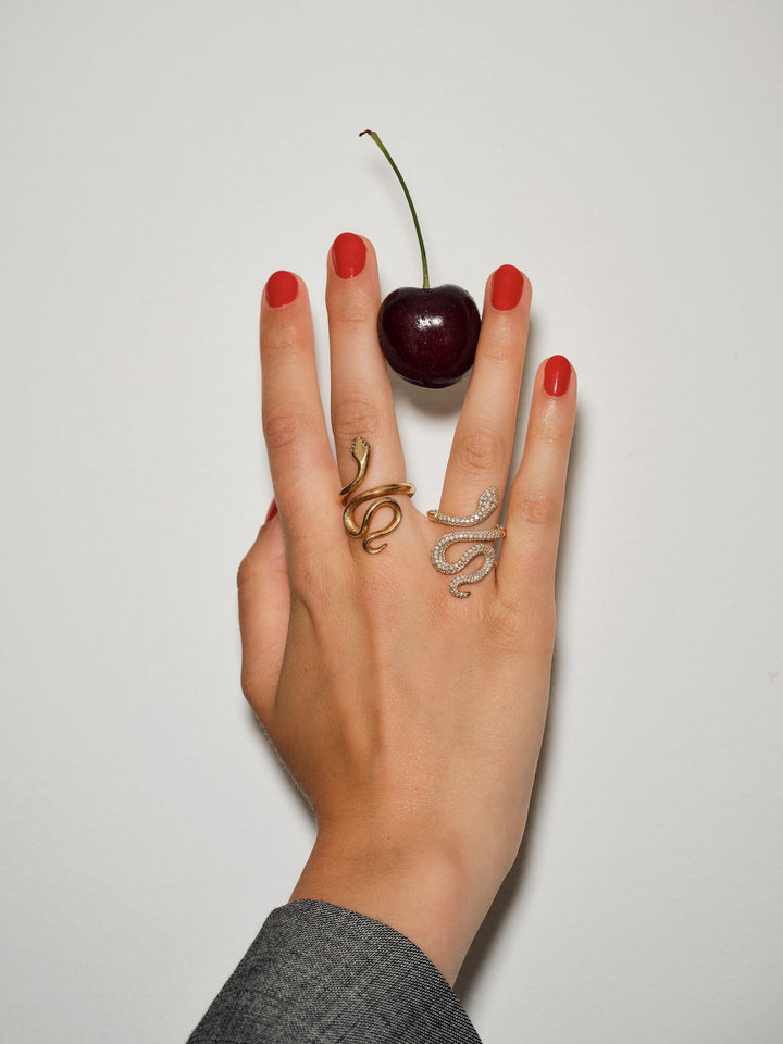 Medium Snakes 18K Gold Ring w. Diamonds