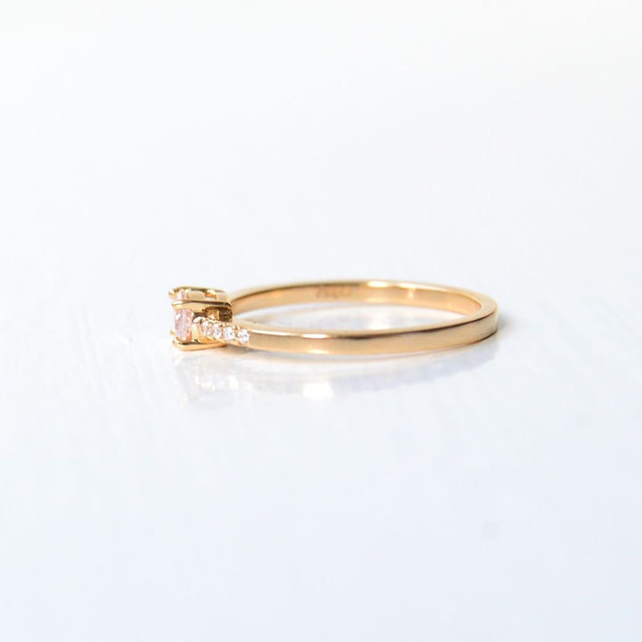 Kuda Pic 18K Gold Ring w. Sapphire & Diamonds