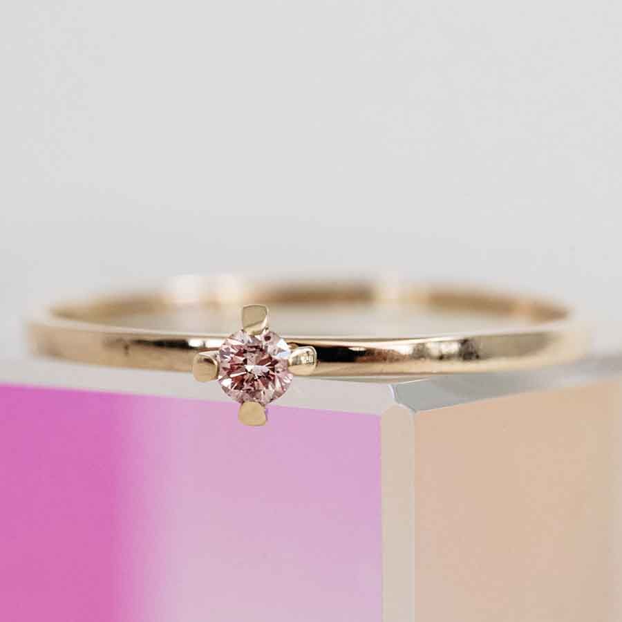 ReMind mini Solitaire 18K Gold or Whitegold Ring w. Lab-Grown Diamond